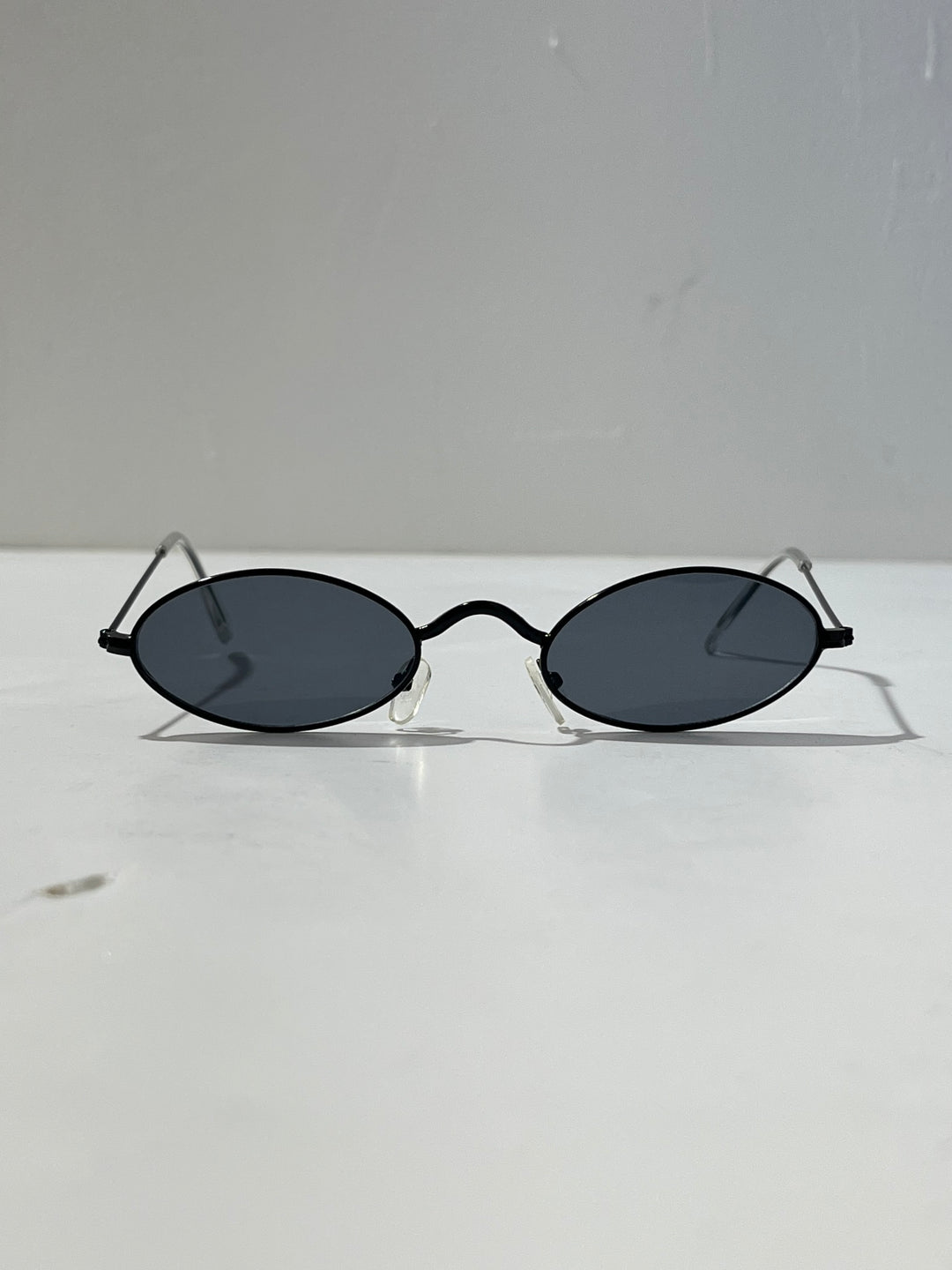 1990s dead stock oval sunglasses black × black