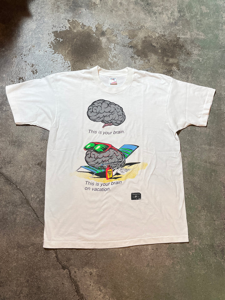 1990s FASHION VICTIM brain vacation graphic T-shirt