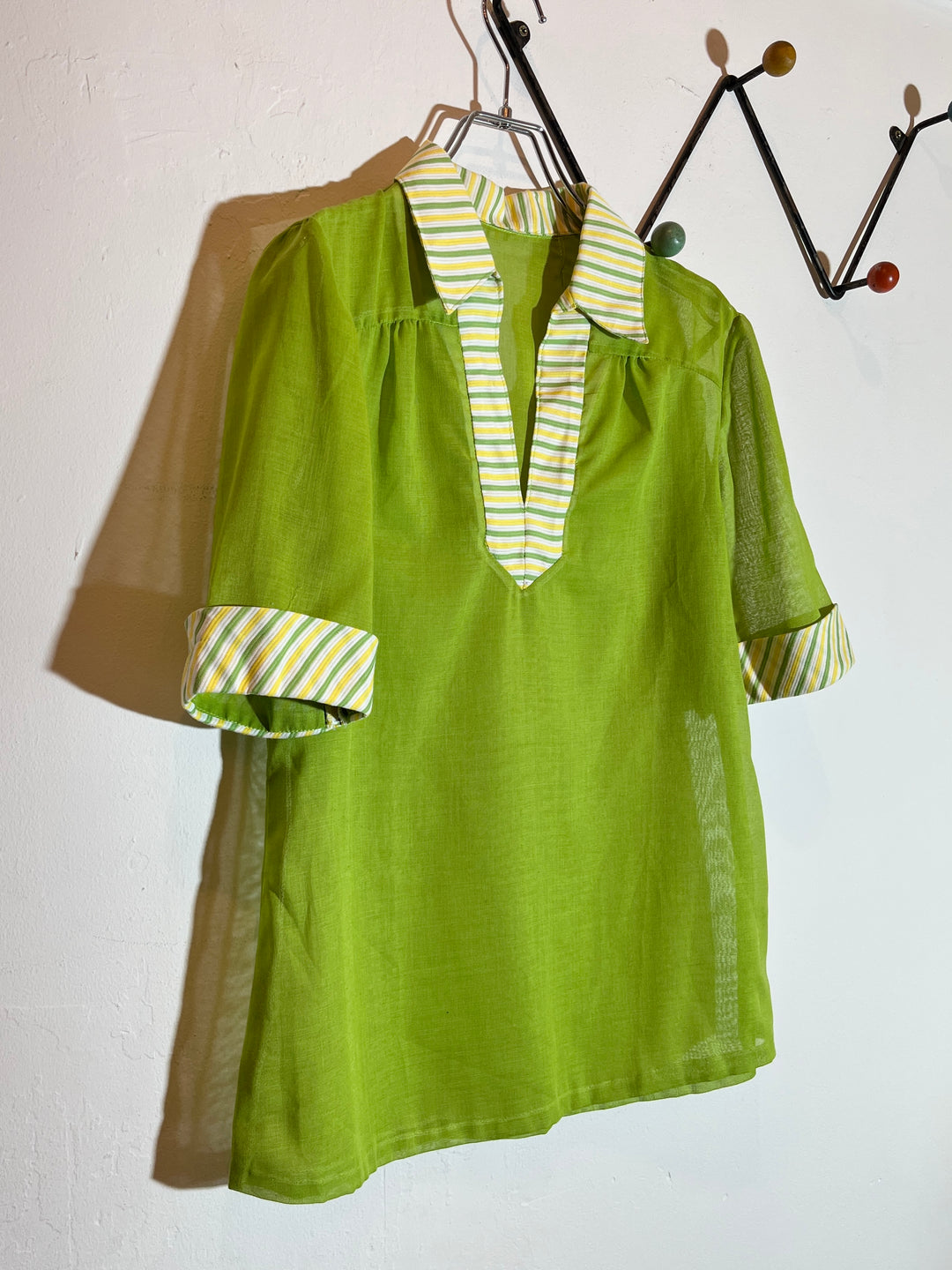 1970s lime green sheer s/s tops