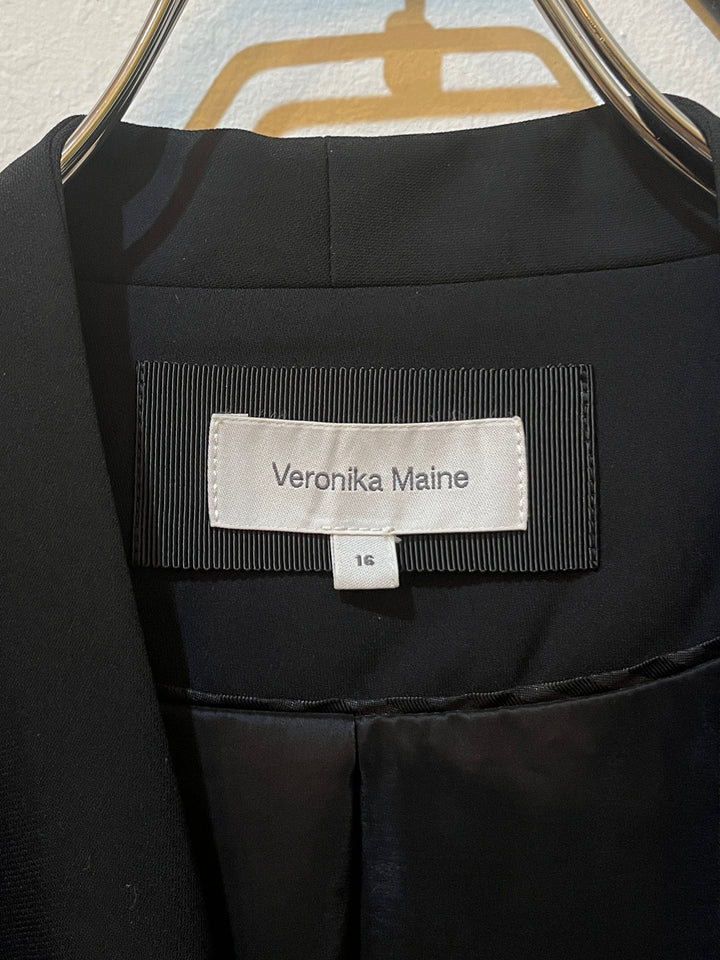 "Veronika Maine" deformation jacket