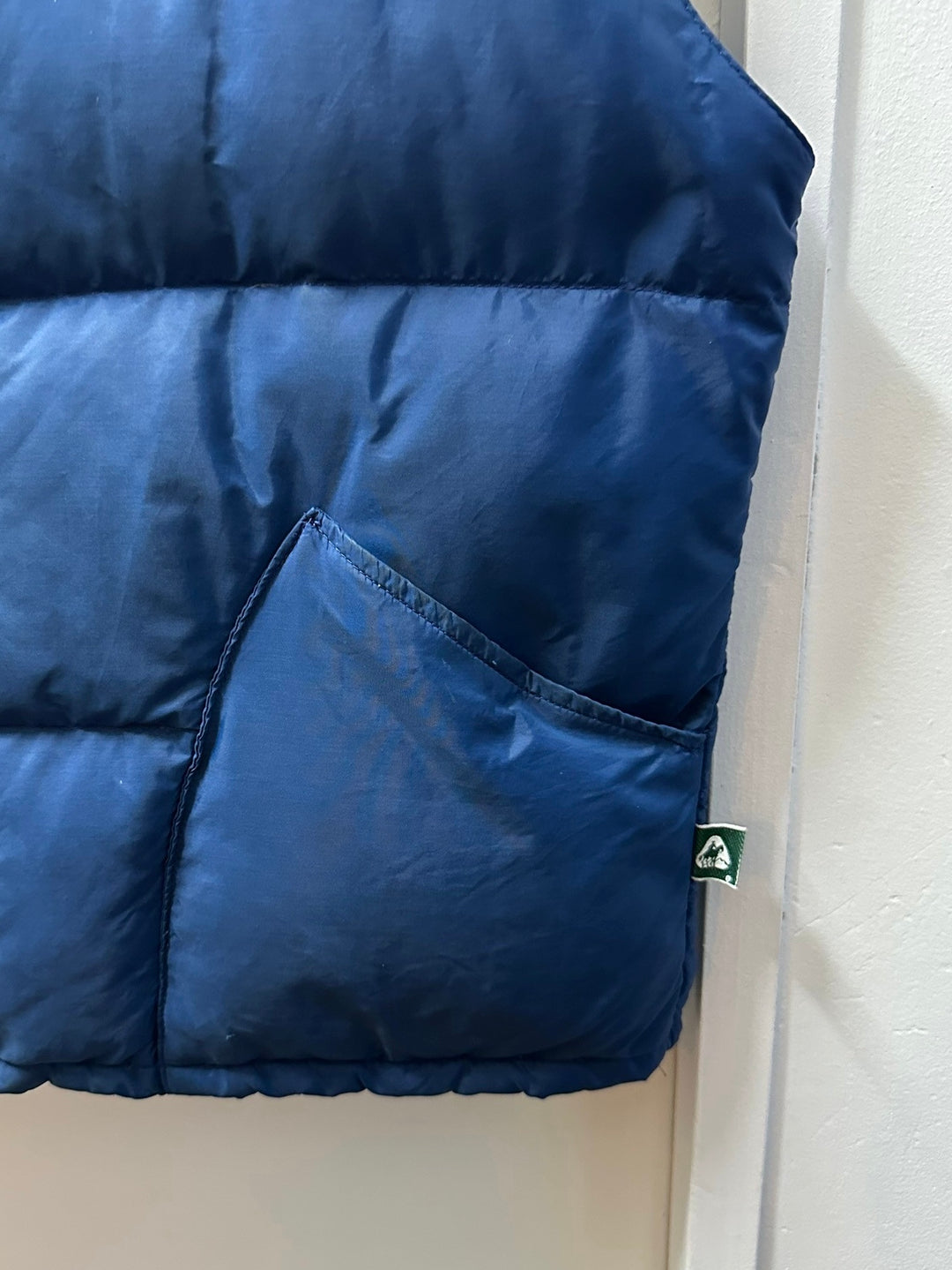 1980s "PACIFIC TRAIL" deep blue down vest