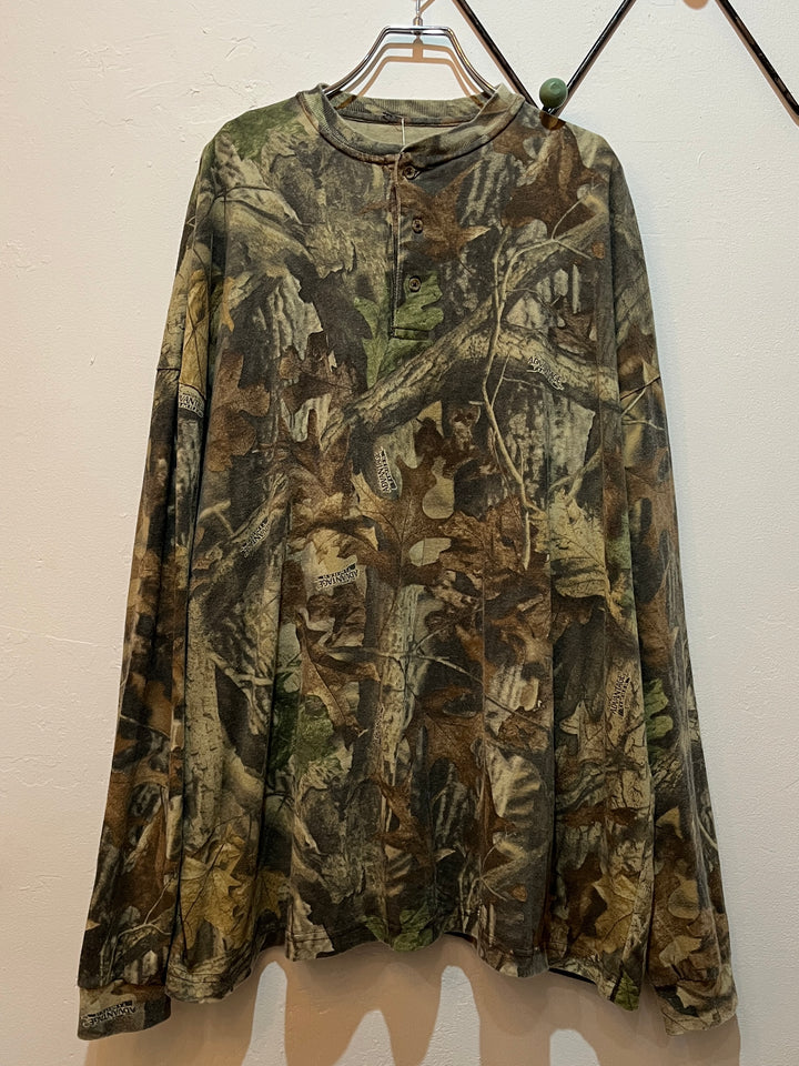 real tree camouflage pattern henley neck L/S T-shirt