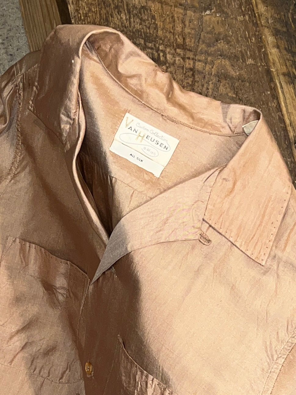 1950-60s "VAN HEUSEN" shiny beige s/s silk shirt -boro-