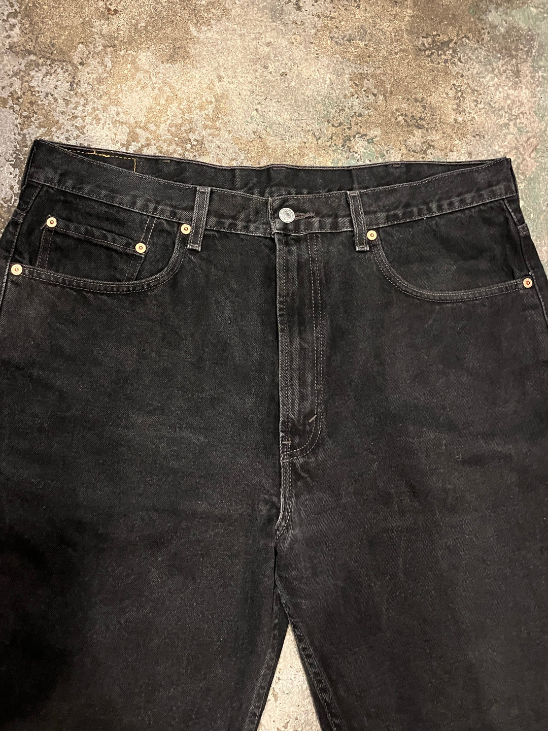 2000s "Levi's" 505 black denim shorts W38