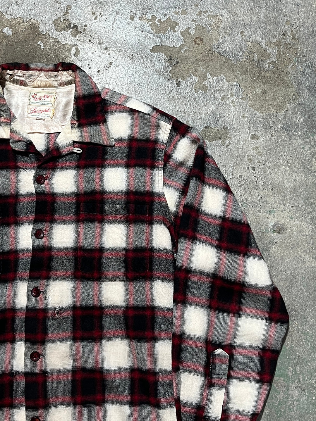 1950-60s vintage black × red ombré checkered shirt