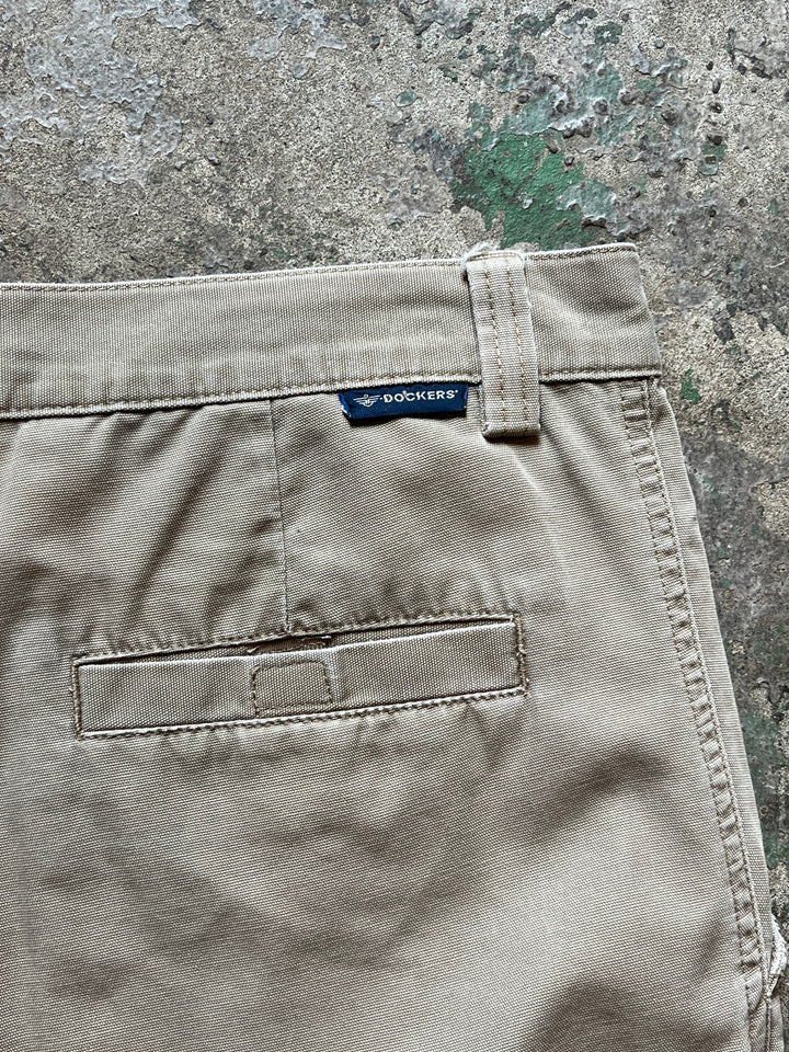 1990s "DOCKERS" cargo shorts 36