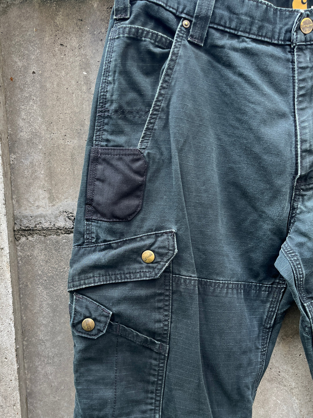 2000s "Carhartt" black cargo pants 34×30