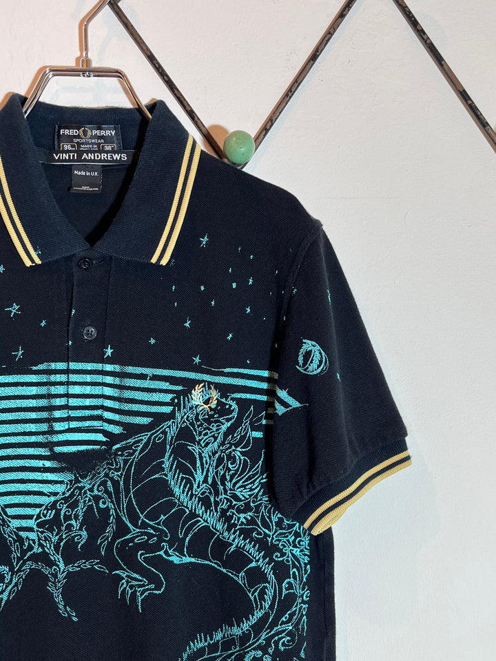 "FRED PERRY × VINTI ANDREWS" graphic print polo shirt
