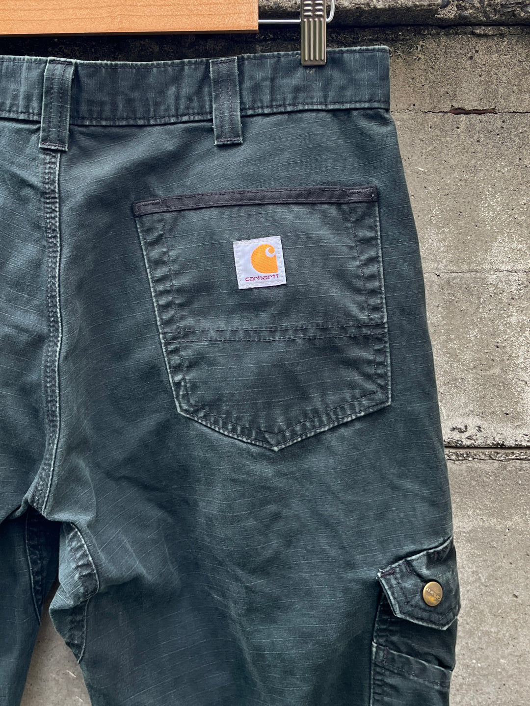 2000s "Carhartt" black cargo pants 34×30
