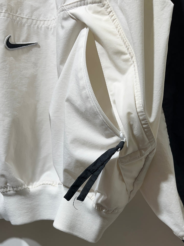 1990s "NIKE" white × black V-neck nylon pullover