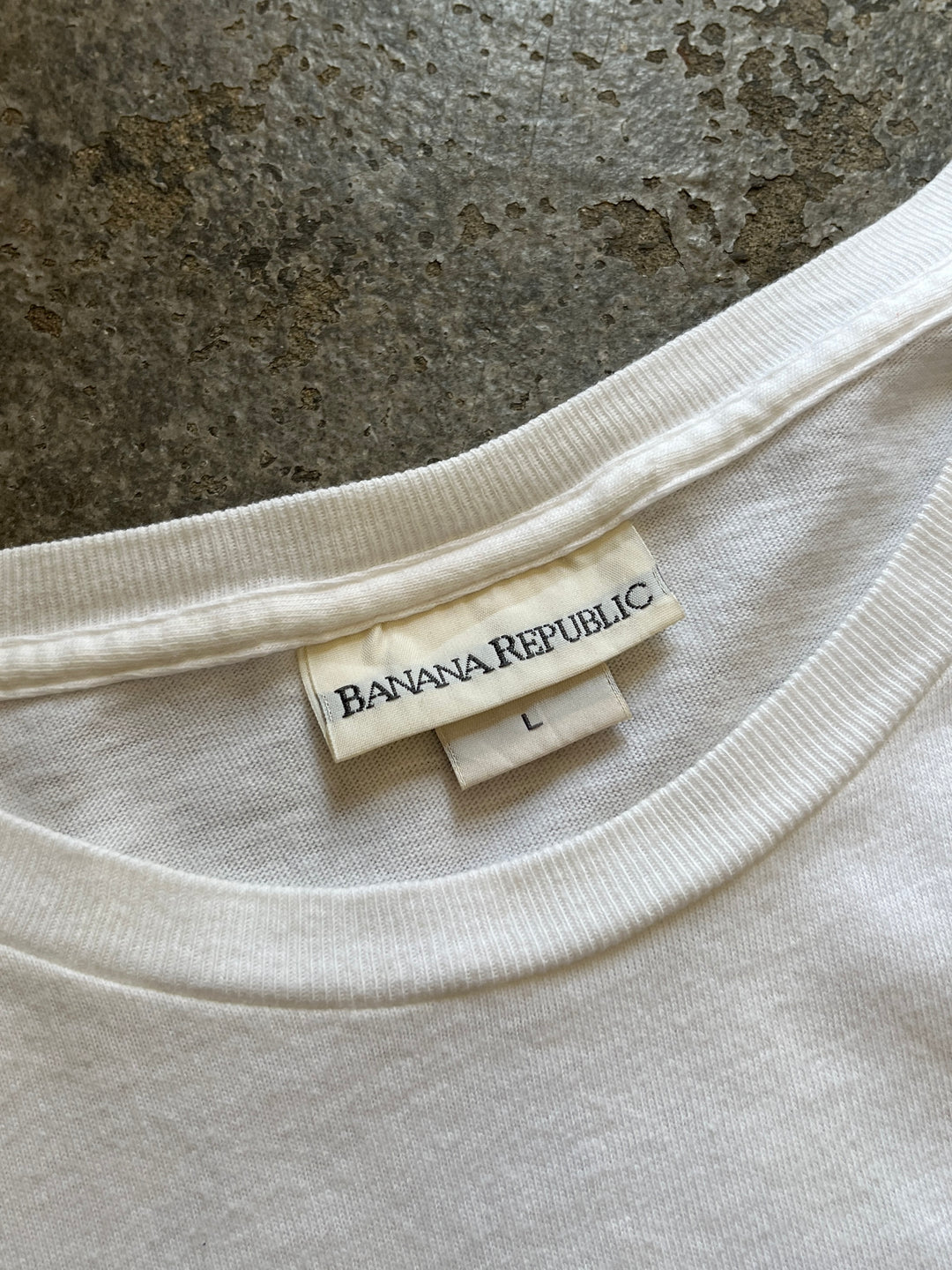 1990s USA made "BANANA REPUBLIC" graphic T-shirt