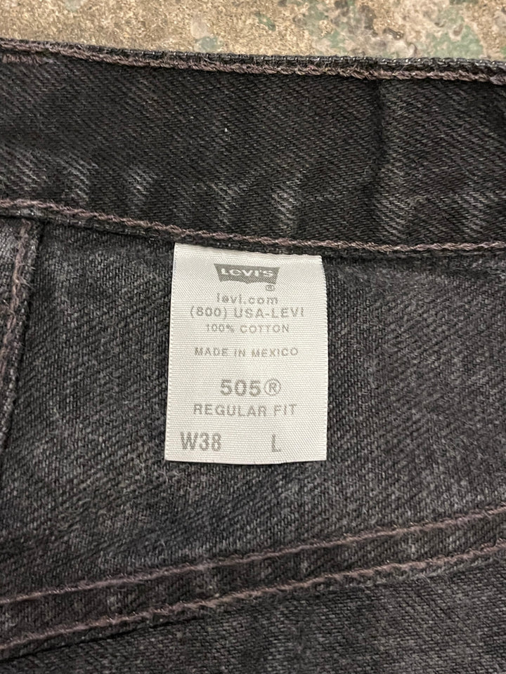 2000s "Levi's" 505 black denim shorts W38