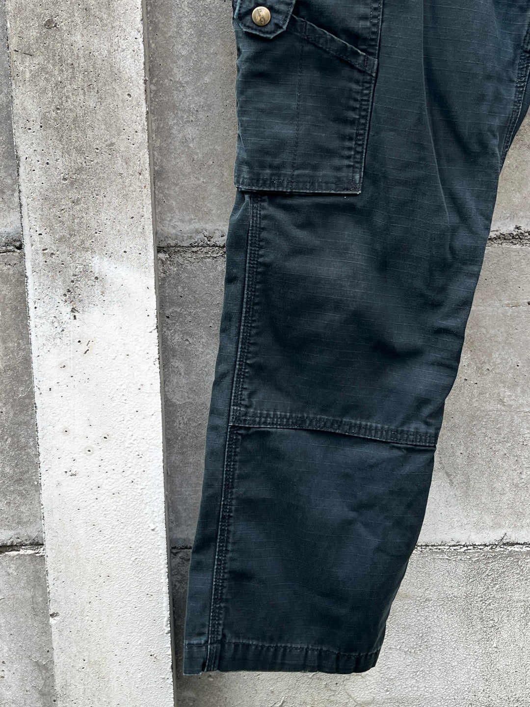 2000s "Carhartt" black cargo pants 34×30