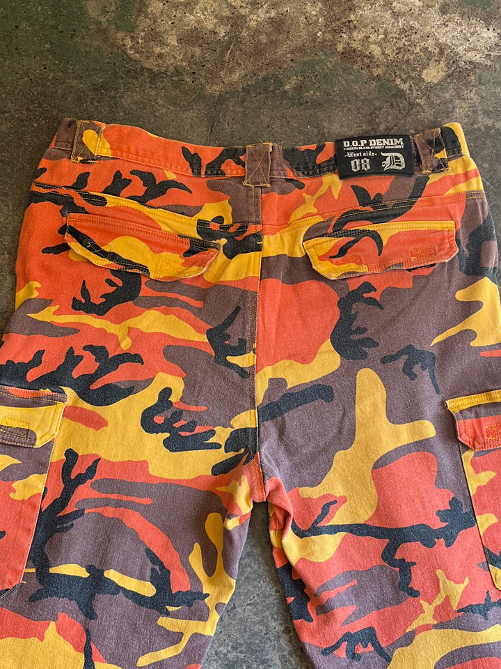 2000s "DAWN OF PLOOF" orange camouflage cargo pants