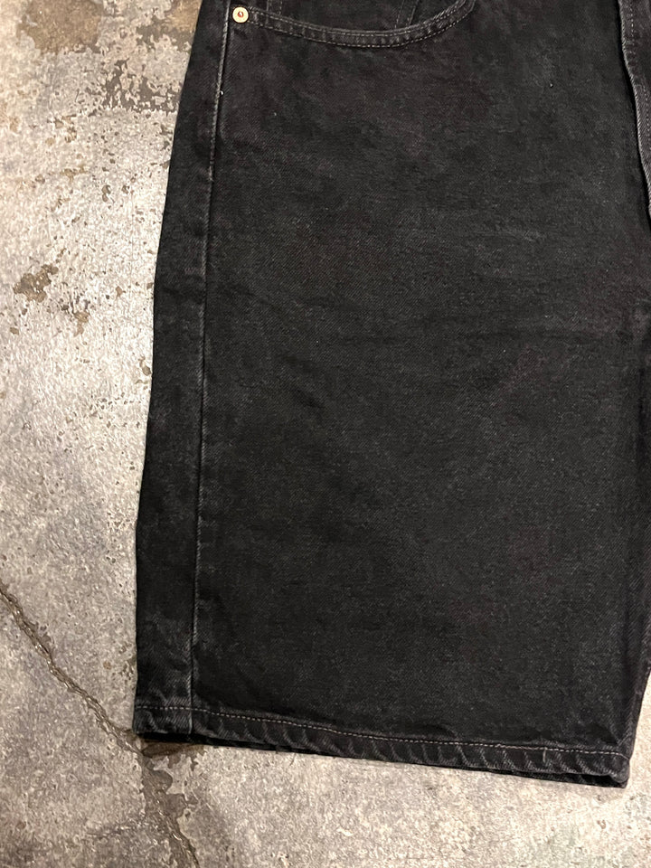 2000s "Levi's" 505 black denim shorts W38