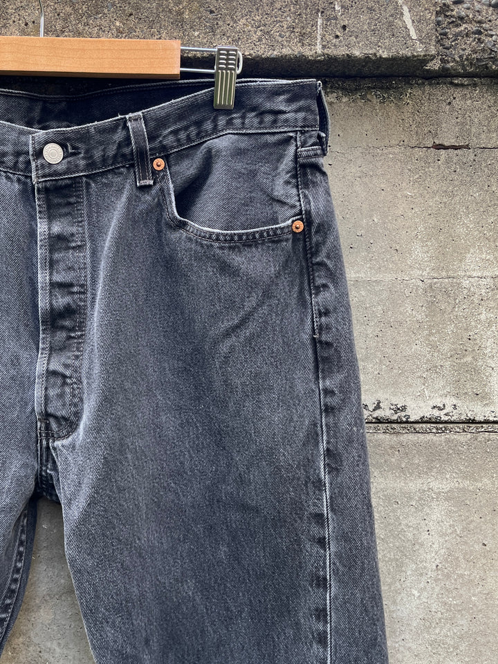 2000s "Levi's" 501 black denim pants 38×34