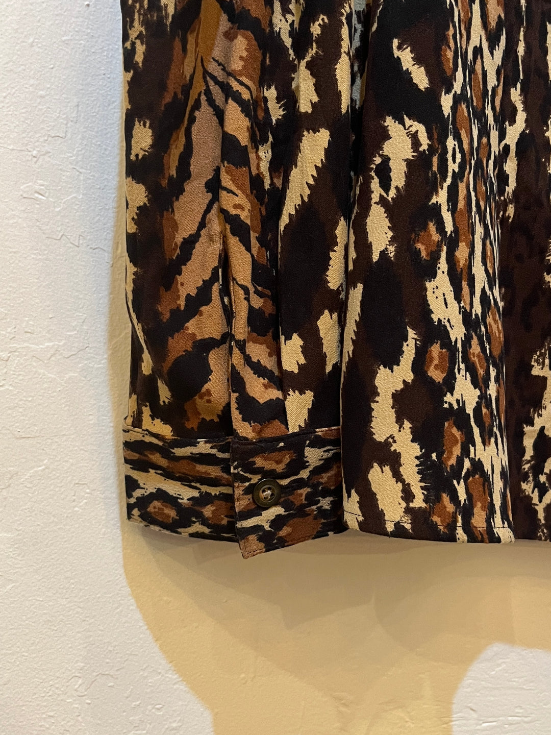 1990s leopard pattern shirt