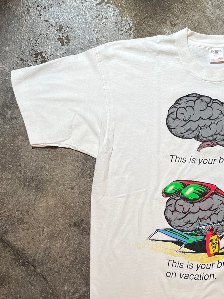1990s FASHION VICTIM brain vacation graphic T-shirt