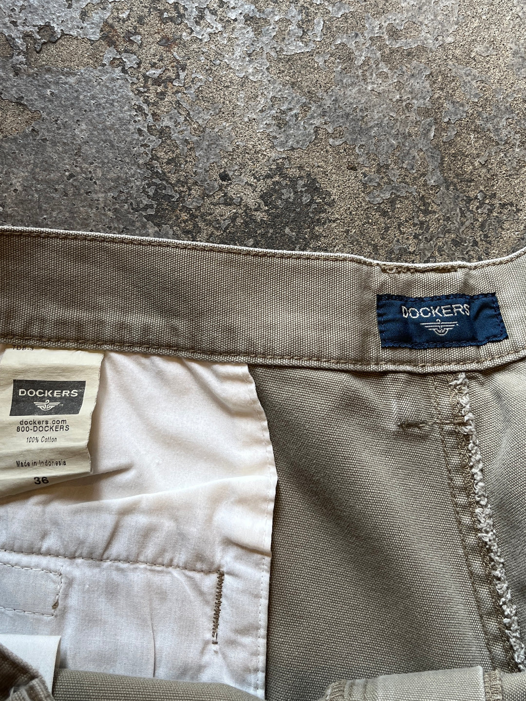 1990s "DOCKERS" cargo shorts 36
