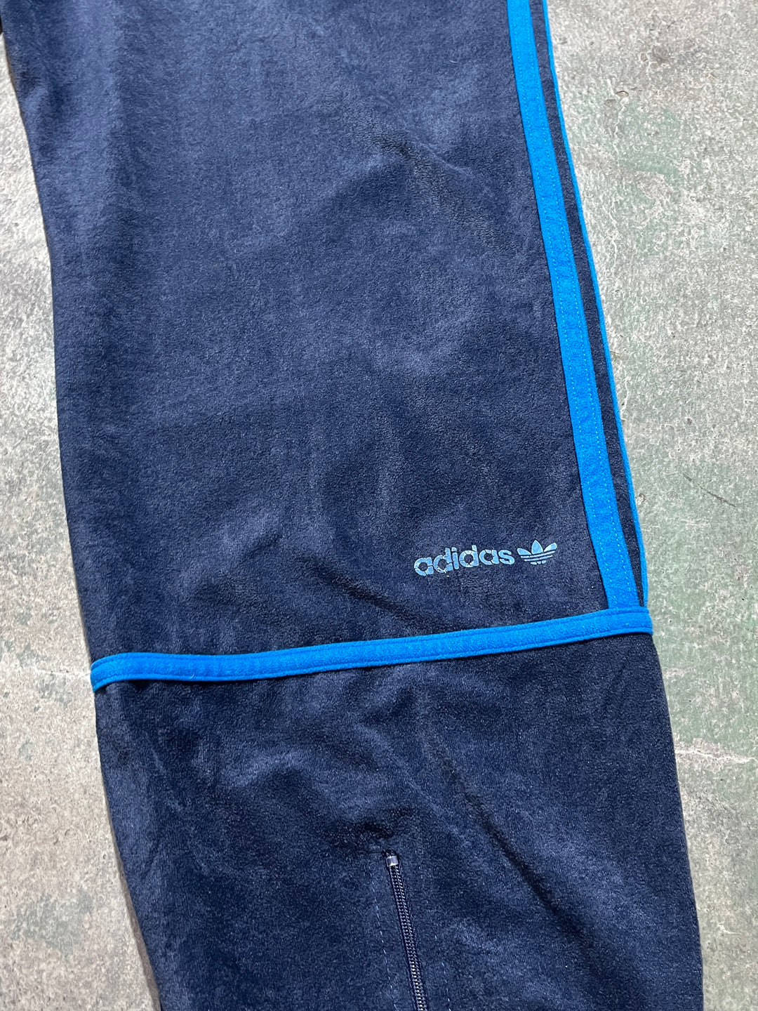 1980s "adidas" navy × blue velour track pants