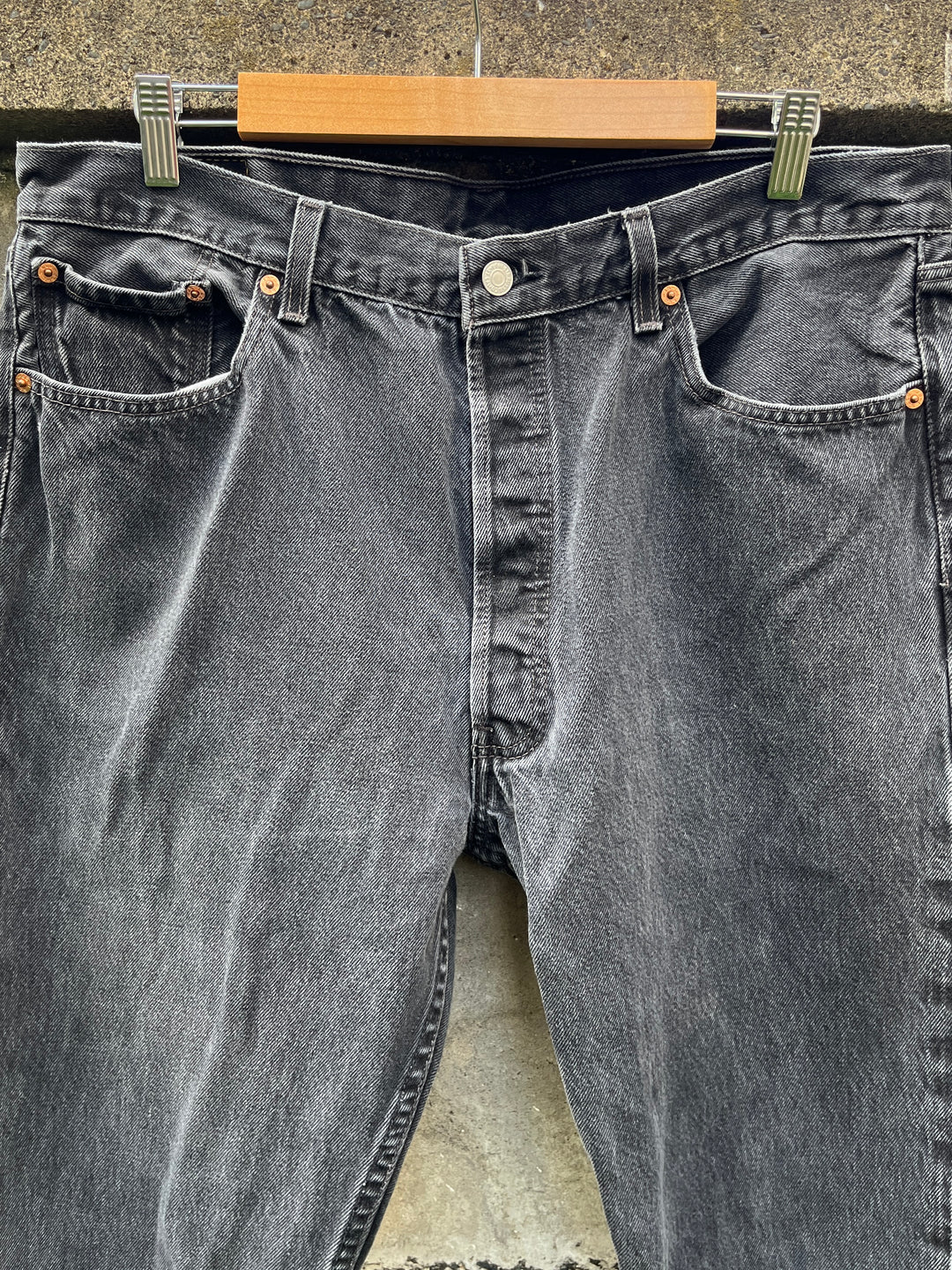 2000s "Levi's" 501 black denim pants 38×34