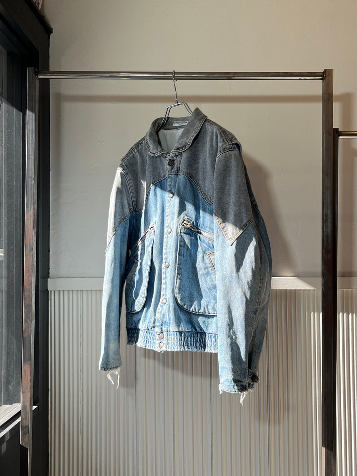 1980s "GUESS Jeans" graphic lined denim jacket
-Back to the Future Vibe-