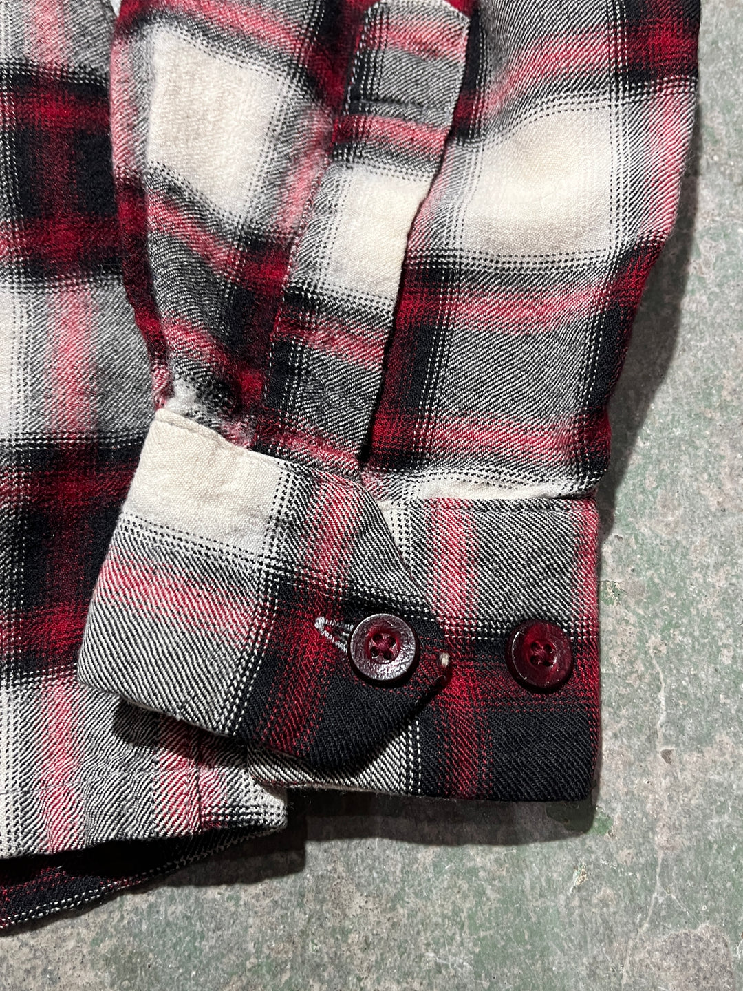 1950-60s vintage black × red ombré checkered shirt