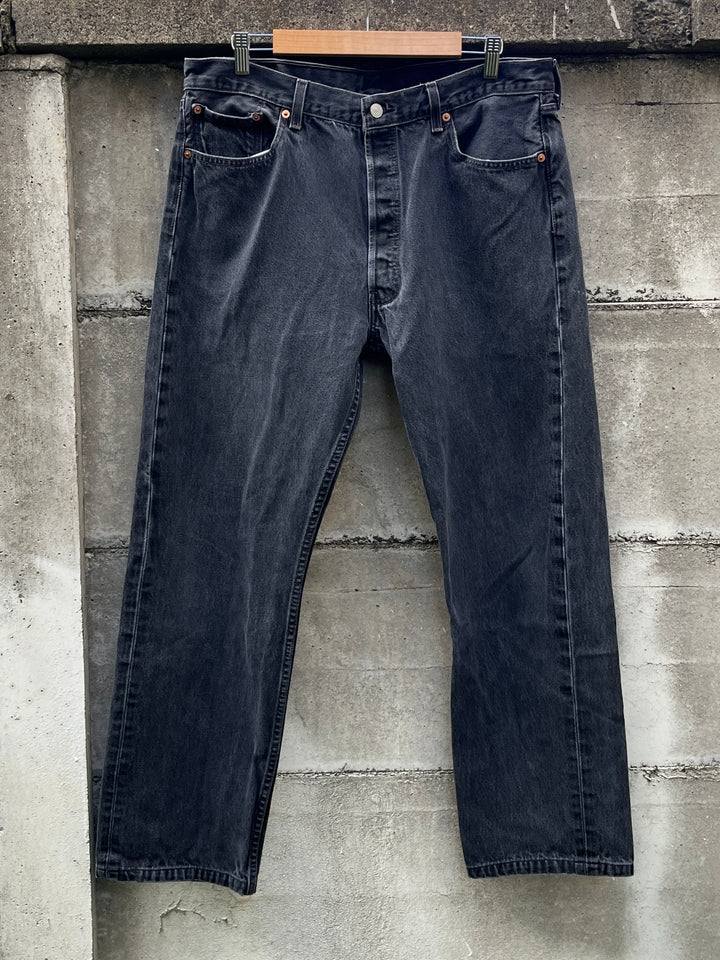 2000s "Levi's" 501 black denim pants 38×34