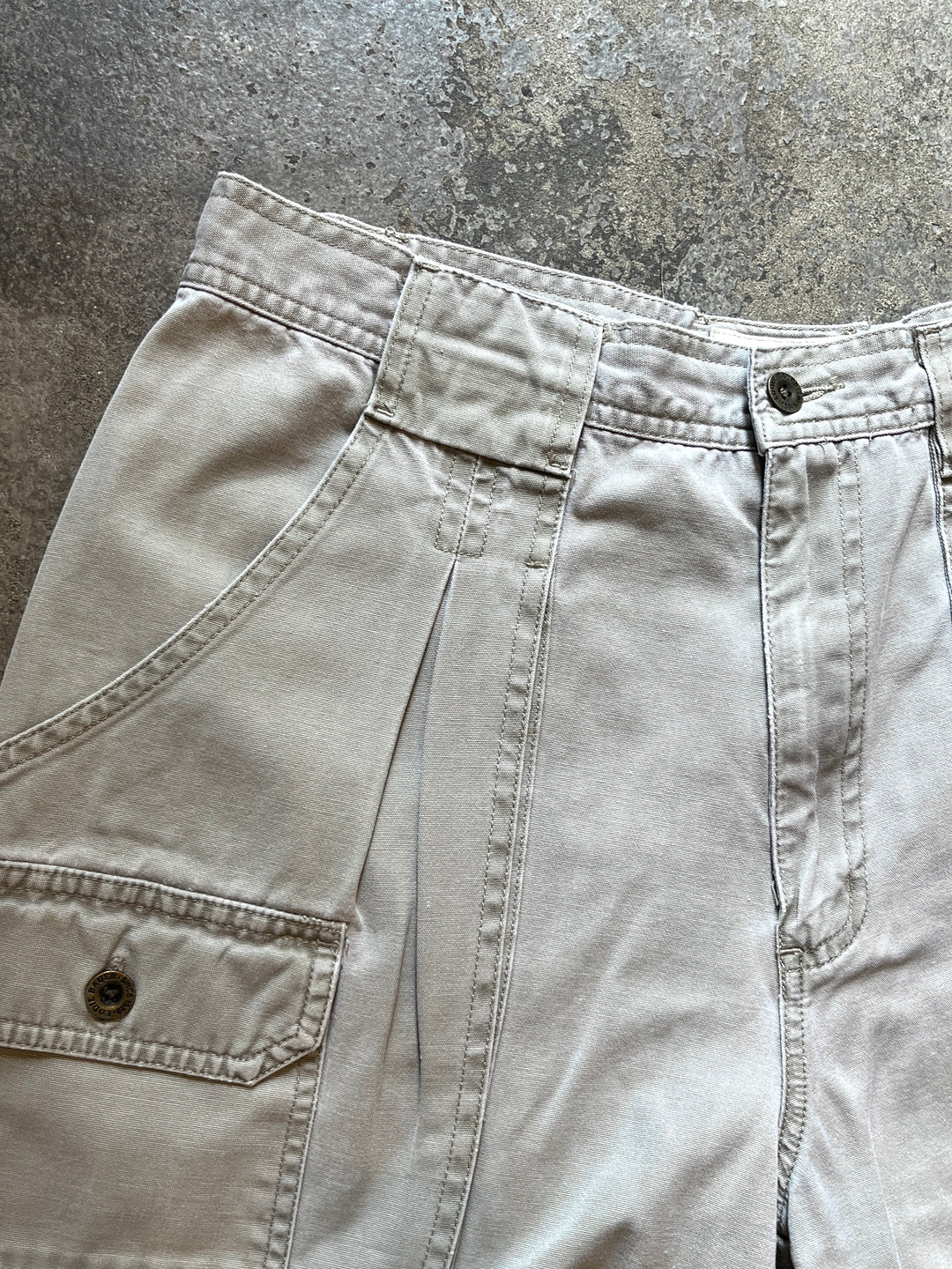 1990s "Eddie Bauer" cargo shorts 33