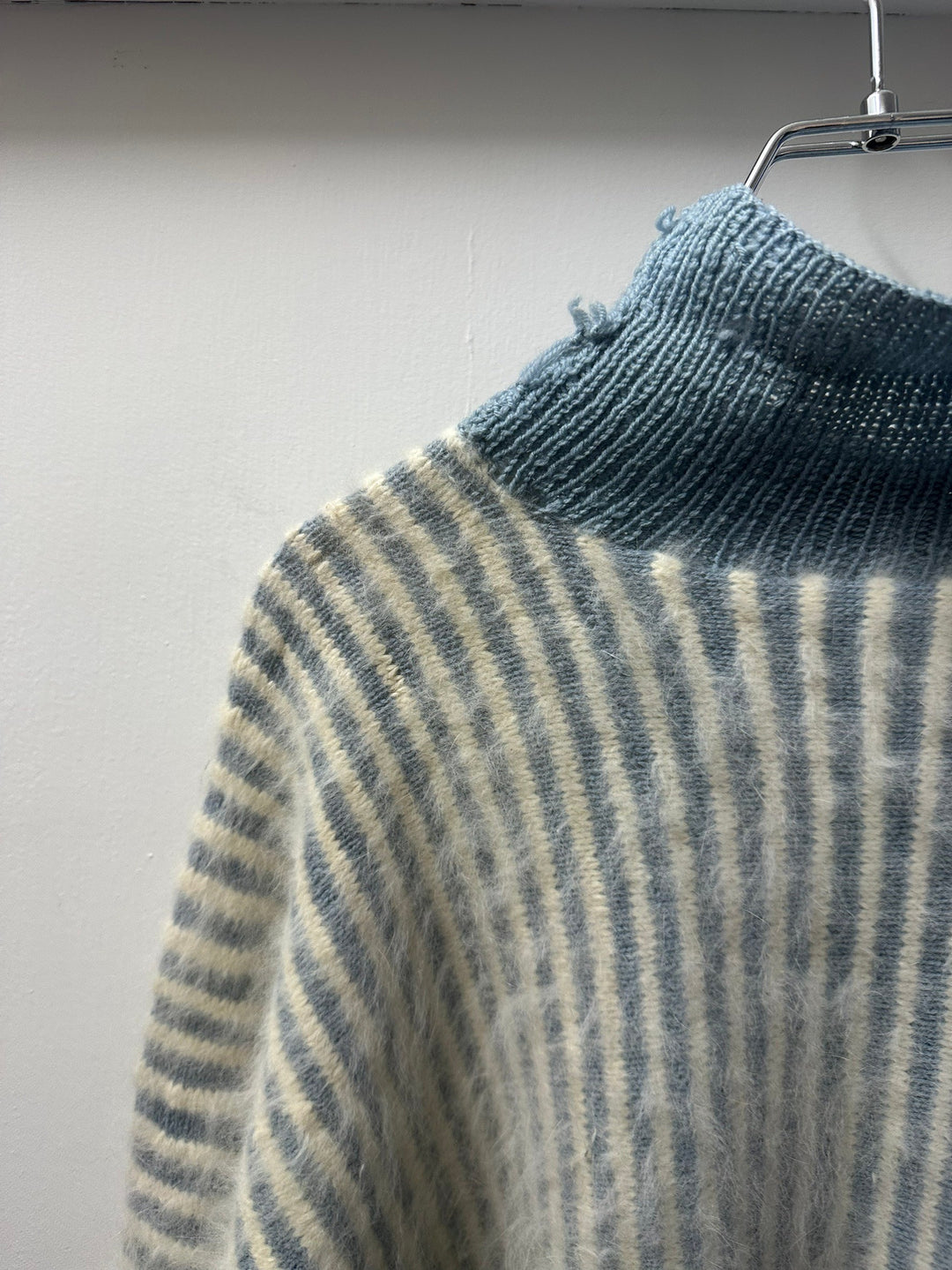 stripe pattern dull blue volume neck "BORO" knit