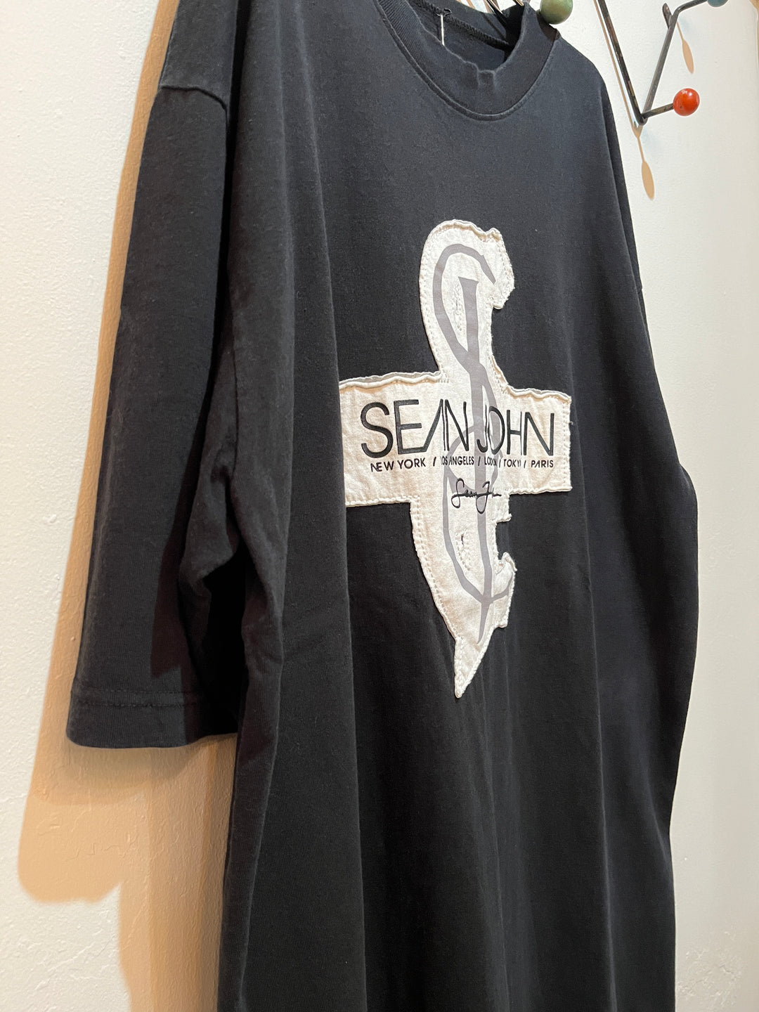 2000s "Sean John" logo patch T-shirt