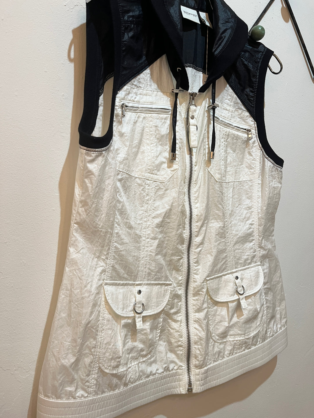 1990-00s black × white design nylon vest