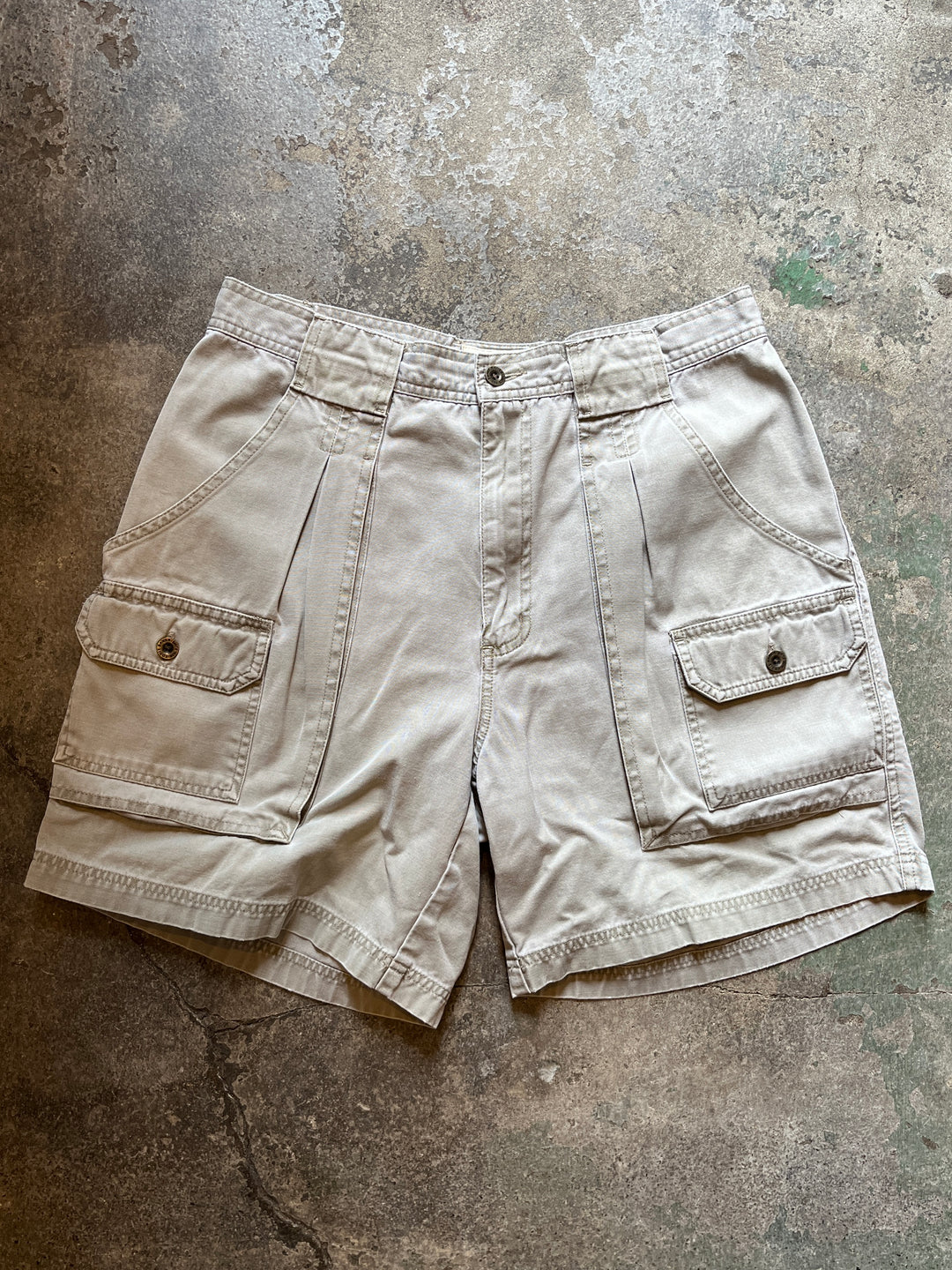 1990s "Eddie Bauer" cargo shorts 33