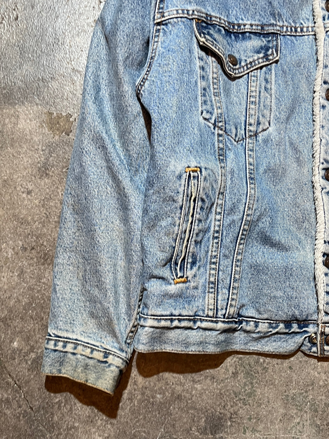 1990s USA made "Levi's" 70609 boa denim jacket