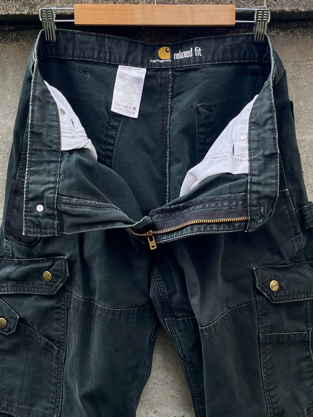 2000s "Carhartt" black cargo pants 34×30