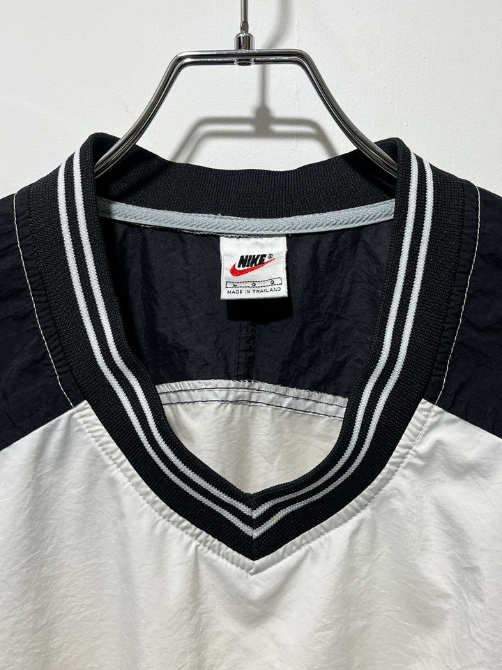 1990s "NIKE" white × black V-neck nylon pullover
