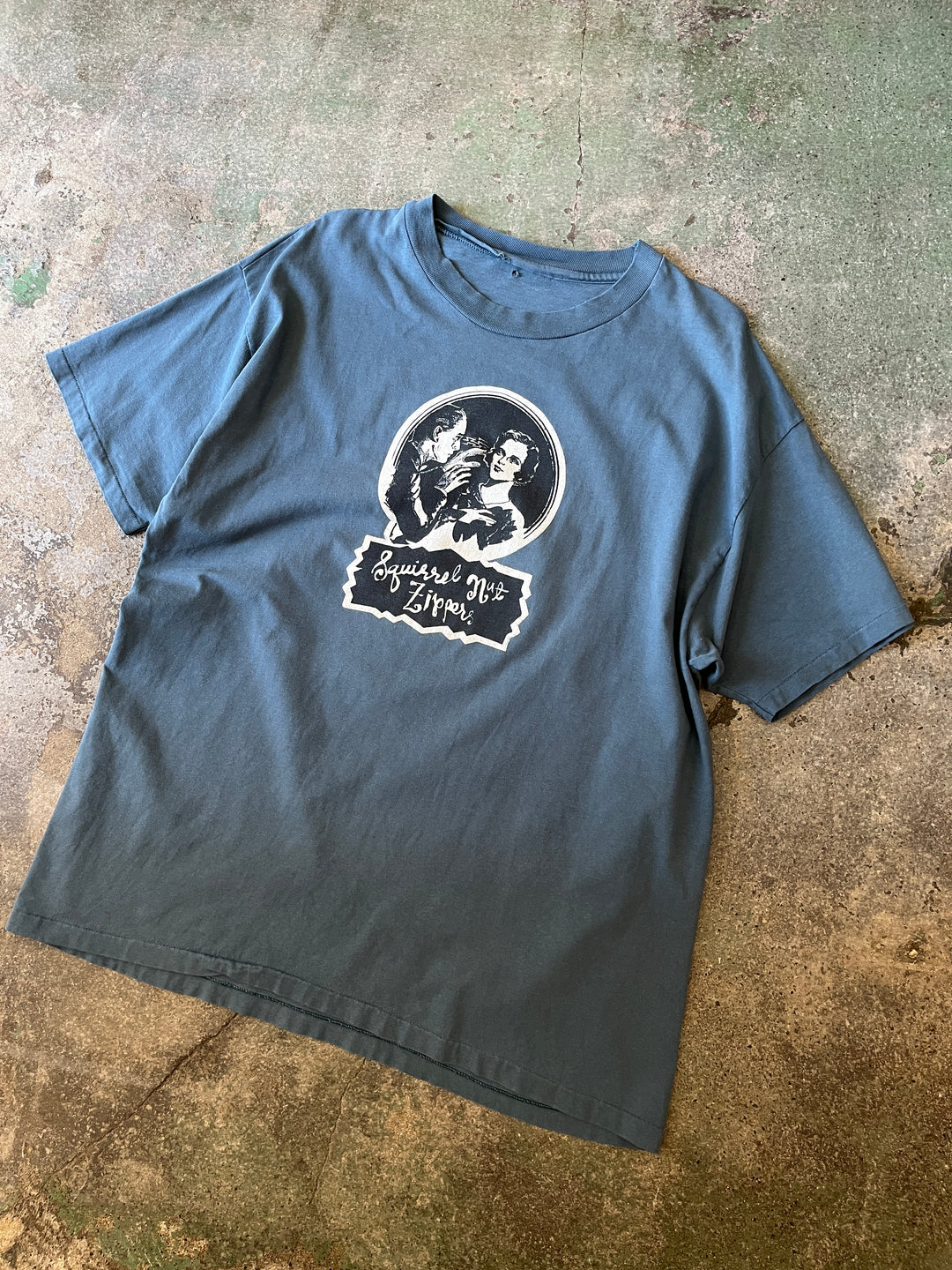 1990s "Squirrel Nut Zippers" graphic T-shirt