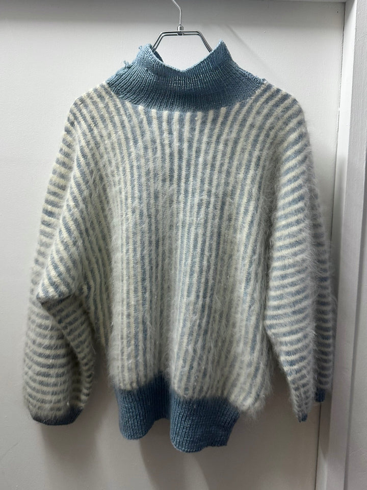 stripe pattern dull blue volume neck "BORO" knit