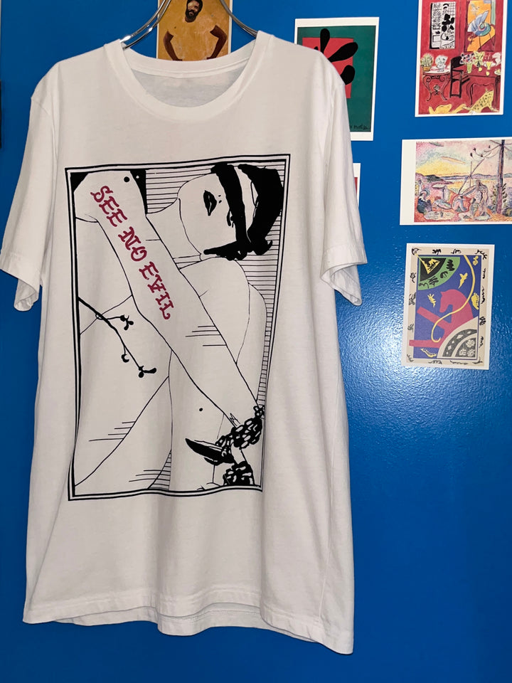 2000s SEE NO EVIL graphic T-shirt