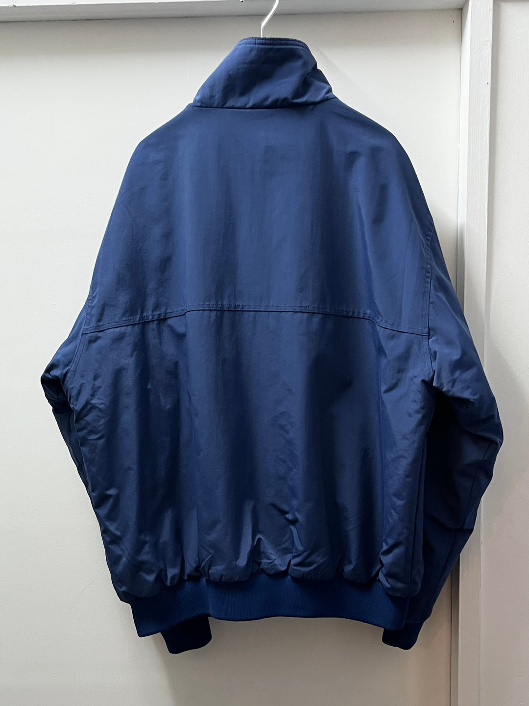 1990s "WHITE SHIERRA" navy shell jacket