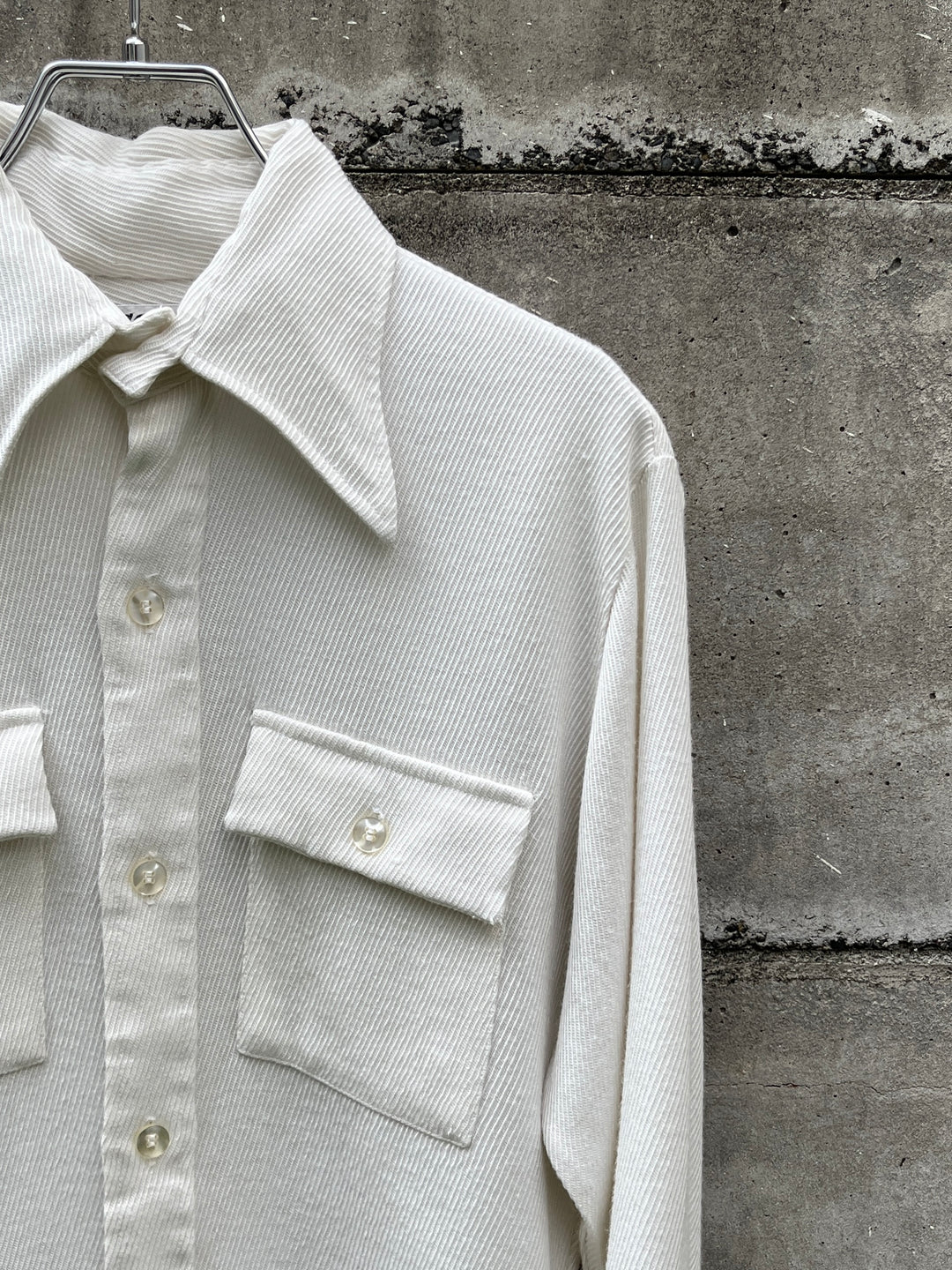 1960-70s "mach ll by Arrow" all white ribbed textured rayon shirt