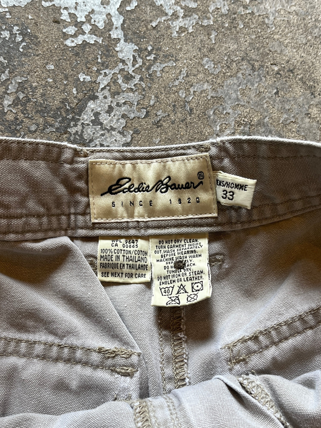 1990s "Eddie Bauer" cargo shorts 33