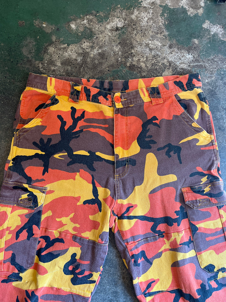 2000s "DAWN OF PLOOF" orange camouflage cargo pants
