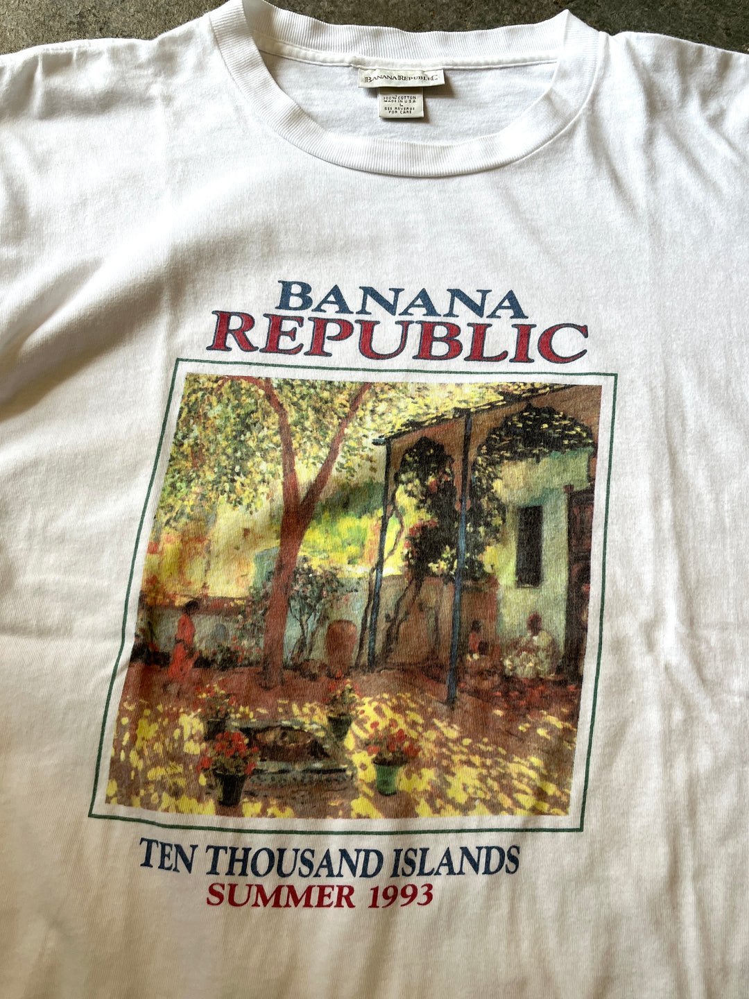 1990s USA made"BANANA REPUBLIC" graphic T-shirt