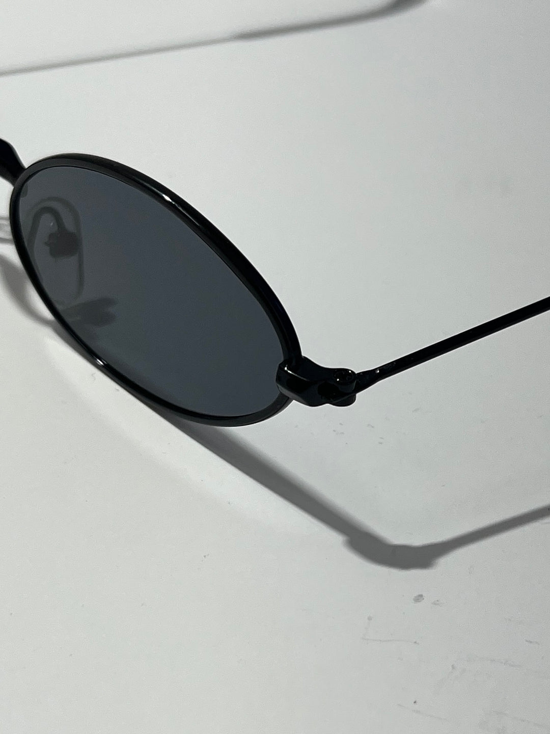 1990s dead stock oval sunglasses black × black