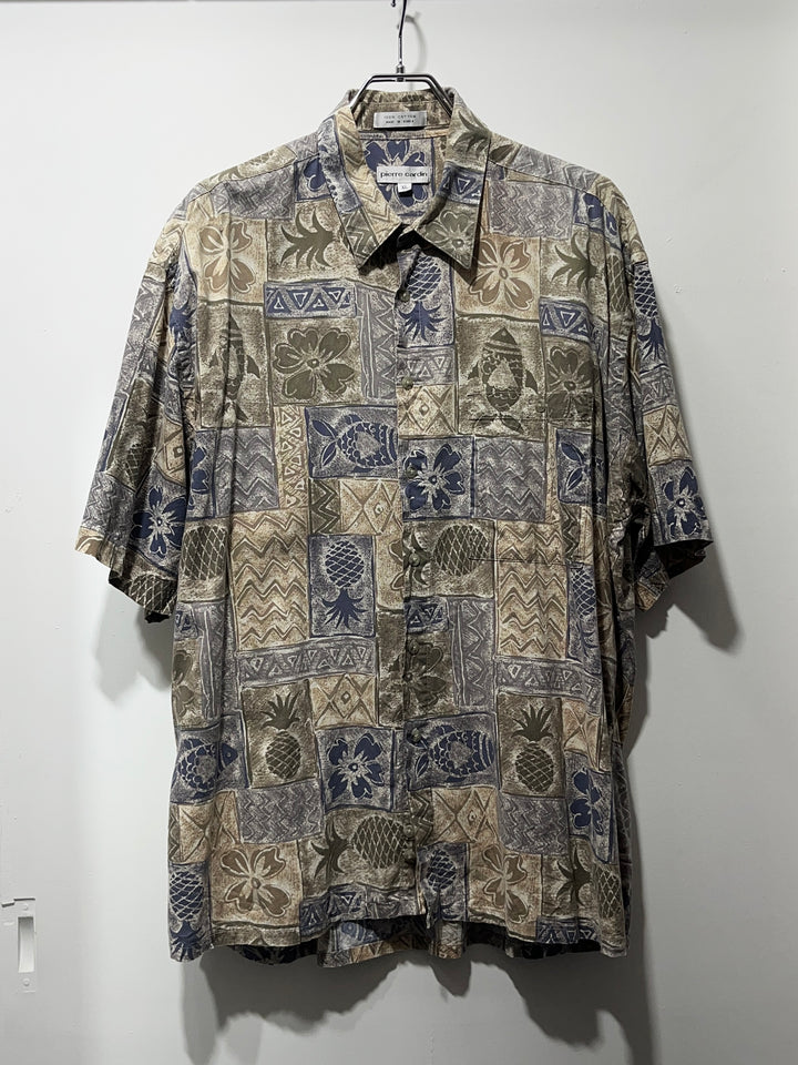 1990s "pierre cardin" tropical tile pattern s/s shirt