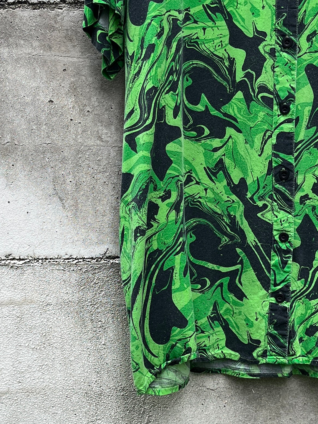 neon lime × black marble pattern s/s shirt