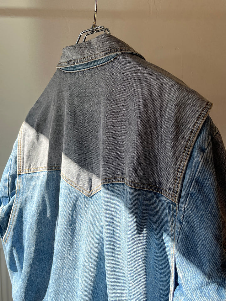 1980s "GUESS Jeans" graphic lined denim jacket
-Back to the Future Vibe-