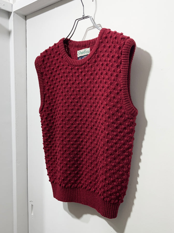 1970s burgundy chunky popcorn knit vest