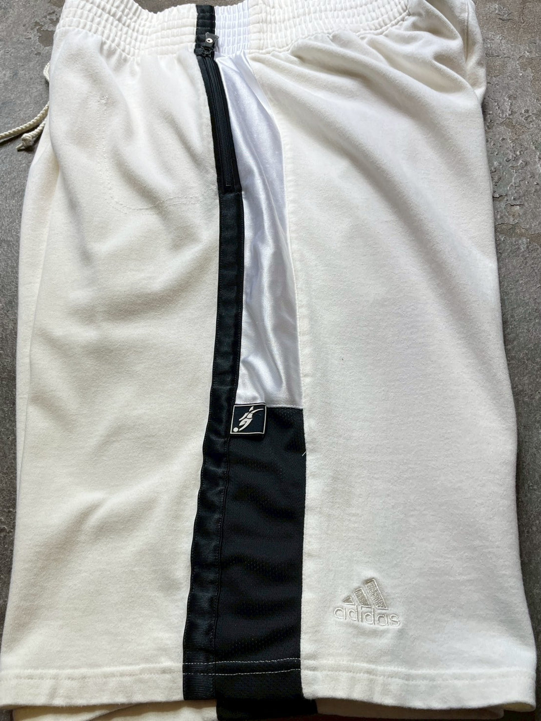2000s "adidas" white × black training shorts